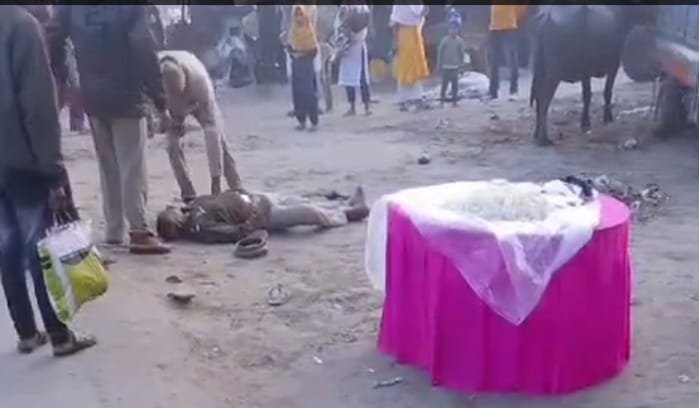 बाराबंकी16नवम्बर23* वाद विवाद को रोकने पहुंची पुलिस पर जानलेवा हमला*