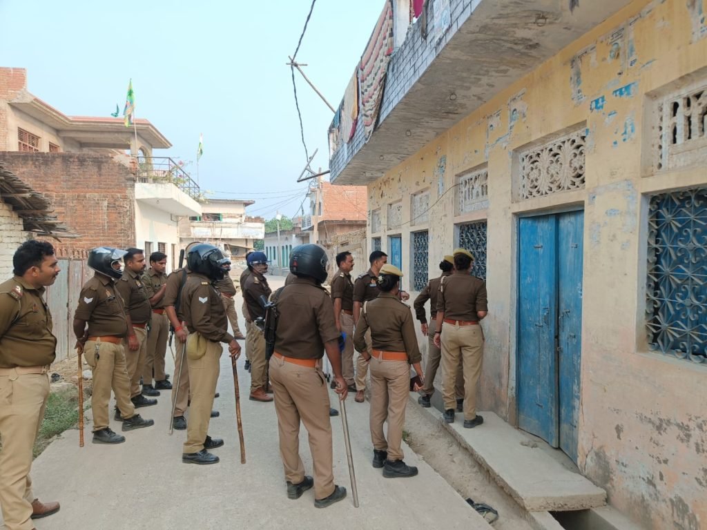 कौशाम्बी16नवम्बर23*सेना में तैनात जवान की पत्नी बेटे को दबंगों ने पीटा* कौशाम्बी16नवम्बर23*सेना में तैनात जवान की पत्नी बेटे को दबंगों ने पीटा*