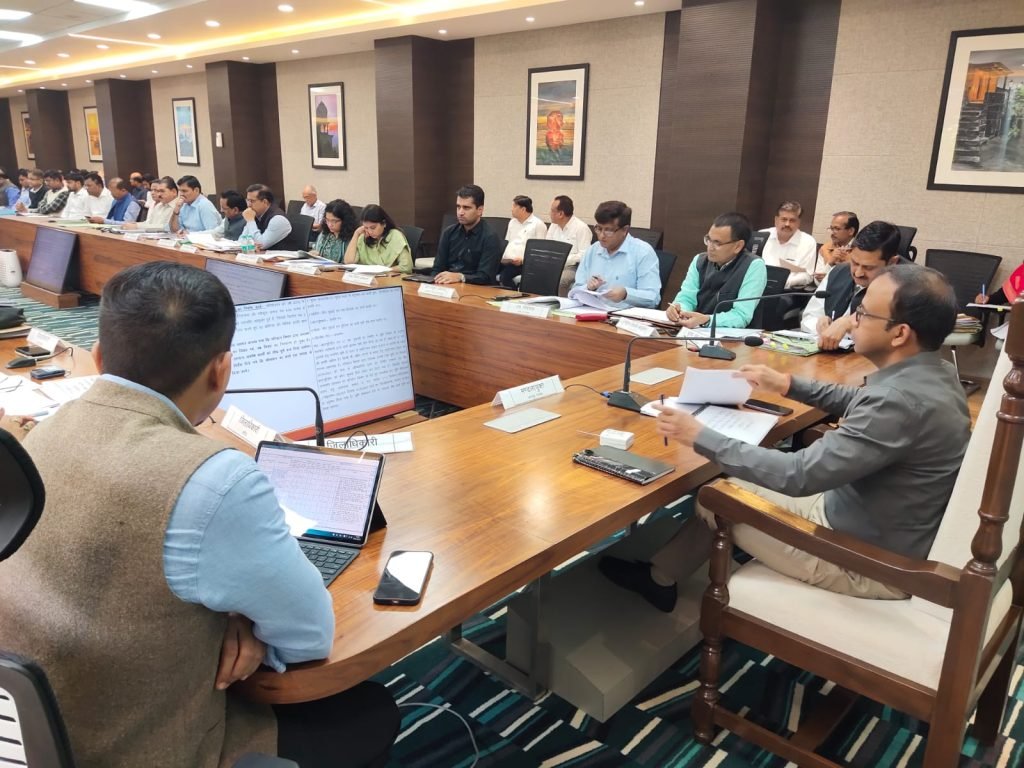 कानपुर नगर23नवम्बर23*मण्डलायुक्त अमित गुप्ता की अध्यक्षता में मण्डलीय विकास कार्यों, कर-करेत्तर व राजस्व की समीक्षा बैठक सम्पन्न हुयी, कानपुर नगर23नवम्बर23*मण्डलायुक्त अमित गुप्ता की अध्यक्षता में मण्डलीय विकास कार्यों, कर-करेत्तर व राजस्व की समीक्षा बैठक सम्पन्न हुयी,