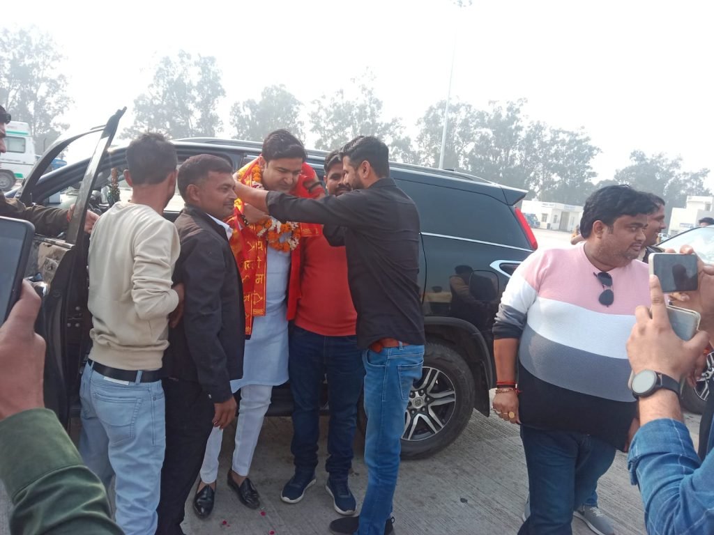 कानपुर24नवम्बर23*बिठूर विधायक अभिजीत सिंह सांगा का जोरदार स्वागत किया गया।