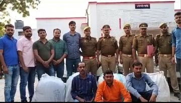 बाँदा03नवम्बर23*नशे का व्यापार करने वाले तीन लोगों को पुलिस ने मादक पदार्थ सहित किया गिरफ्तार।