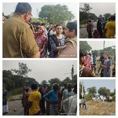 बाँदा05नवम्बर23*चिल्ला से 10 किलोमीटर दूर गांव पलरा में लगा जाम बाँदा05नवम्बर23*चिल्ला से 10 किलोमीटर दूर गांव पलरा में लगा जाम