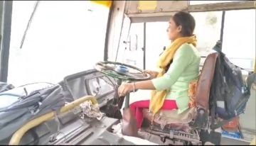 बुलन्दशहर07नवम्बर23*बस चलाती इस महिला की कहानी बेहद ही दिलचस्प है। बुलन्दशहर07नवम्बर23*बस चलाती इस महिला की कहानी बेहद ही दिलचस्प है।