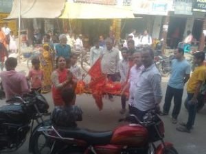 कौशाम्बी08नवम्बर23*ढोल तासे के साथ निकली बन्दर की शव यात्रा*