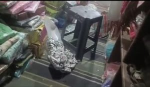 भागलपुर10नवम्बर23*काली पूजा चंदा को लेकर चंदा काट रहे लोगों के द्वारा गरिमा गारमेंट्स दुकान में जमकर की तोड़फोड़ और दुकानदार के साथ की मारपीट*