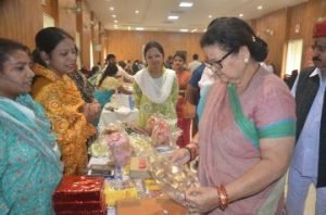 कानपुर10नवम्बर23*पीएम स्वनिधि योजनान्तर्गत आयोजित ‘‘दीपावली मेले’’ का शुभारम्भ किया गया।