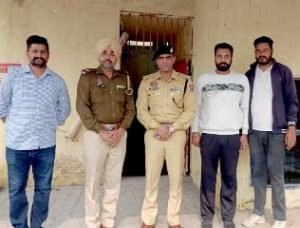 पंजाब16नवम्बर23*नार्कोटिक्स सैल के डीएसपी अतुल सोनी ने बस स्टैंड में बने कार्यालय का दौरा किया