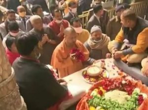 मथुरा19नवम्बर23*पीएम दौरे को लेकर, सुरक्षा व्यवस्था का जायज़ा लेने पहुँचे सीएम योगी।