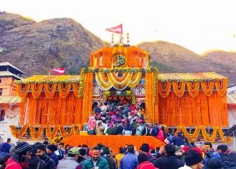 उत्तराखंड19नवम्बर23*श्री बदरीनाथ धाम के कपाट वैदिक मंत्रोच्चार के साथ पूर्ण विधि-विधान से शीतकाल हेतु बंद कर दिए गए हैं,
