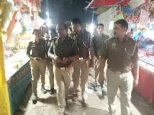 कौशाम्बी19नवम्बर23*पैदल गस्त कर थाना पुलिस ने लिया कानून व्यवस्था का जायजा*