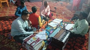 कौशाम्बी21नवम्बर23*आशीष दिब्यांग म्यूजिकल ग्रुप ने किया अखंड रामायण का पाठ*