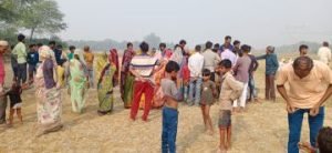 कौशाम्बी21नवम्बर23*पुआल में कराहता मिला जीवित नवजात,क्षेत्र में मची सनसनी*