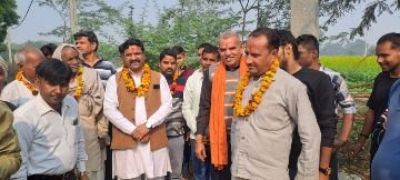 मथुरा23नवम्बर23* पार्षद जी ने किया गांव नौगांव में सड़क निर्माण व नाली निर्माण योजना का शुभारंभ,