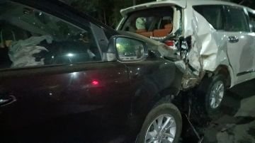 लखनऊ24नवम्बर23*टैक्सी इनोवा में दूसरी इनोवा ने मारी टक्कर