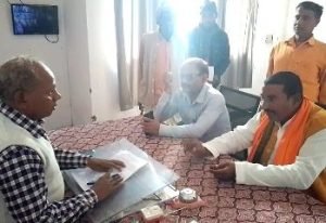 अयोध्या24नवम्बर23*गनौली गन्ना समिति व मिल रौजागांव द्वारा किसानो का किया जा रहा शोषण ......दिनेश दुबे