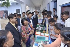 कौशाम्बी30नवम्बर23*मंडल स्तर के लिए चयनित किए गए 15 बाल वैज्ञानिकों के मॉडल पुरस्कृत किए गये उत्कृष्ट मॉडल वाले विद्यार्थी*