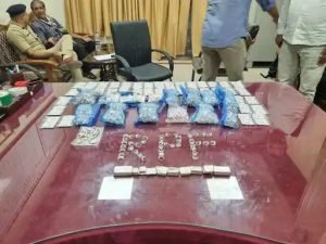 जोधपुर01नवम्बर23*रेलवे स्टेशन से 95 लाख रुपये और 11 किलो चांदी बरामद