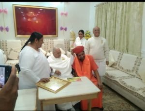 सिरोही, राजस्थान 15 दिसंबर 2023* देवस्थान विभाग के संत श्री भजनाराम जी का ब्रह्माकुमारीज ने किया भव्य स्वागत