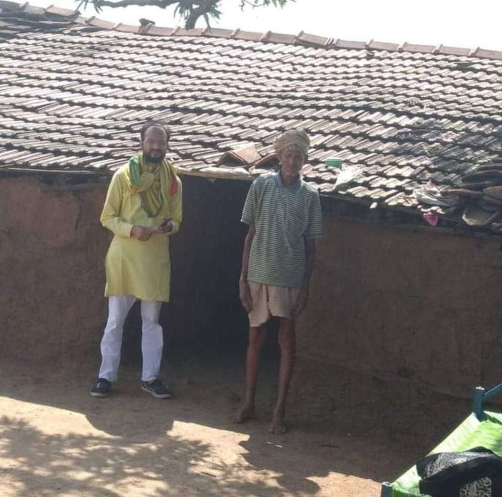 रतलाम म0प्र007दिसम्बर23*लोकतंत्र की सुखद तस्वीर यह भी , माँ मजदूरी पर गई थी , बेटा बन गया विधायक*