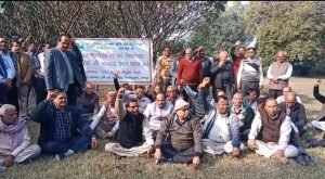 *कानपुर*13दिसम्बर23*सीएसए के रिटायर्ड कर्मचारियों ने किया धरना प्रदर्शन*