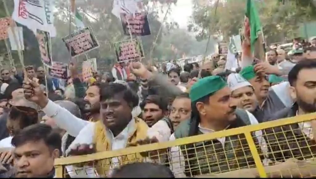 बिग ब्रेकिंग न्यूज़ लखनऊ26दिसम्बर23*राष्ट्रीय लोकदल का ज़ोरदार प्रदर्शन। बिग ब्रेकिंग न्यूज़ लखनऊ26दिसम्बर23*राष्ट्रीय लोकदल का ज़ोरदार प्रदर्शन।