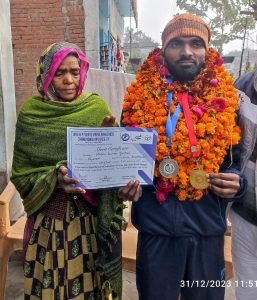 कौशाम्बी31दिसम्बर23*पैरा एथलेटिक महेश बाबू गौतम के घर लगा बधाइयां देने वालों का तांता* कौशाम्बी31दिसम्बर23*पैरा एथलेटिक महेश बाबू गौतम के घर लगा बधाइयां देने वालों का तांता*
