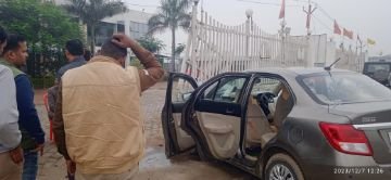 कौशाम्बी07दिसम्बर23*शादी से लौट रहे लडके के दादा की कार होटल के गेट दिवाल टकरा जाने से मौके पर मौत* कौशाम्बी07दिसम्बर23*शादी से लौट रहे लडके के दादा की कार होटल के गेट दिवाल टकरा जाने से मौके पर मौत*