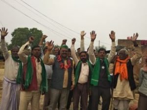 कौशाम्बी07दिसम्बर23*सदस्य जोड़ो अभियान के तहत कौशाम्बी जिलाध्यक्ष ने कई ग्रामो का भ्रमण कर किया किसानों से मुलाकात*