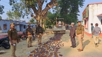 अयोध्या09दिसम्बर23*न्यायालय के आदेश पर 25 लाख की शराब नायब तहसीलदार व सीओ की मौजूदगी में की गई नष्ट* अयोध्या09दिसम्बर23*न्यायालय के आदेश पर 25 लाख की शराब नायब तहसीलदार व सीओ की मौजूदगी में की गई नष्ट*