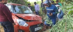 हरदोई10दिसम्बर23*पेड़ से टकराई तेज रफ्तार कार, युवक की मौत*।