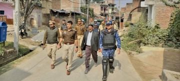 कौशाम्बी10दिसम्बर23*आरएएफ और पुलिस ने सैनी कोतवाली क्षेत्र के कई गांव में किया पैदल मार्च* कौशाम्बी10दिसम्बर23*आरएएफ और पुलिस ने सैनी कोतवाली क्षेत्र के कई गांव में किया पैदल मार्च*