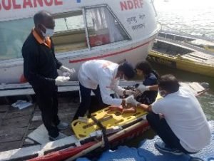 वाराणसी11दिसम्बर23*गंगा नदी में युवती को एनडीआरएफ ने बचाया*