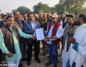 प्रयागराज11दिसम्बर23*किसानों की समस्या को लेकर मजदूर किसान संघर्ष समिति ने किया आंदोलन