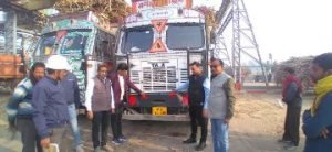 अयोध्या13दिसम्बर23*प्रशासनिक अधिकारियों द्वारा कोहरे में सुरक्षा हेतु रिफ्लेक्टर प्रयोग पर जोर