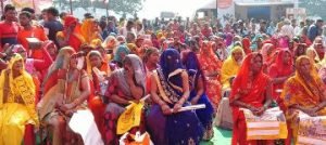 कौशाम्बी14दिसम्बर23*प्रभारी मंत्री ने गर्भवती महिलाओं की गोदभराई व बच्चों को कराया अन्नप्राशन*