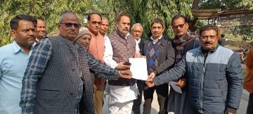 अयोध्या14दिसम्बर23*गन्ने के मूल्य में वृद्धि की मांग को लेकर दयानंद शुक्ला के नेतृत्व में कांग्रेसियों ने दिया ज्ञापन