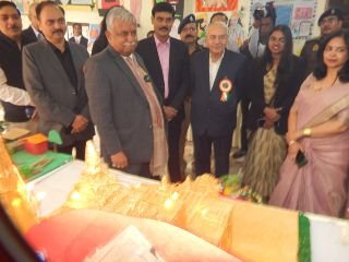 हरदोई17दिसम्बर23*जेके पब्लिक स्कूल में आयोजित प्रदर्शनी का अवलोकन मुख्यमंत्री सलाहकार व डीएम ने किया।।* हरदोई17दिसम्बर23*जेके पब्लिक स्कूल में आयोजित प्रदर्शनी का अवलोकन मुख्यमंत्री सलाहकार व डीएम ने किया।।*