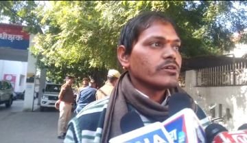 मथुरा20दिसम्बर23*धोखाधड़ी कर एटीएम से निकाले ₹70,000 रुपए मथुरा20दिसम्बर23*धोखाधड़ी कर एटीएम से निकाले ₹70,000 रुपए