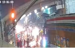 मथुरा22दिसम्बर23*मंडी चौराहे फ्लाई ओवर से लगाई छलांग इलाज के दौरान महिला की हुई मौत