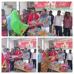 धनबाद बिहार26दिसम्बर23*कड़कती ठंड में समाजवादी पार्टी के नेशनल स्टार कैंपेनर महासचिव मुमताज अली के द्वारा कंबल वितरक कार्यक्रम चलाया गया