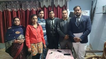 कौशाम्बी27दिसम्बर23*रिद्धि सिद्धि ग्रुप ऑफ़ इंस्टिट्यूशन के सभी संस्थाओं के शिक्षकों का बोर्ड के विद्यार्थियों के घर शैक्षिक भ्रमण*