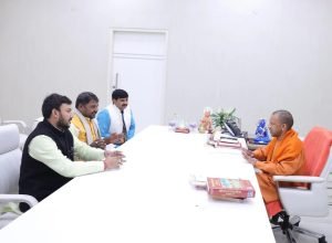 लखनऊ04जनवरी24*विधायक राहुल बच्चा सोनकर के साथ चौबेपुर व शिवराजपुर ब्लॉक प्रमुख ने मुख्यमंत्री से की शिष्टाचार भेंट