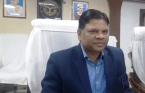 लखनऊ09जनवरी24*डीएम सूर्यपाल गंगवार ने कलेक्ट्रेट में की अधिकारियों के साथ समीक्षा।