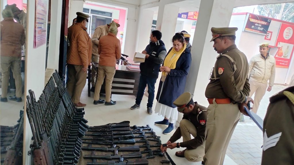 अयोध्या11जनवरी24*उपजिलाधिकारी ने किया कोतवाली रुदौली का वार्षिक निरीक्षण