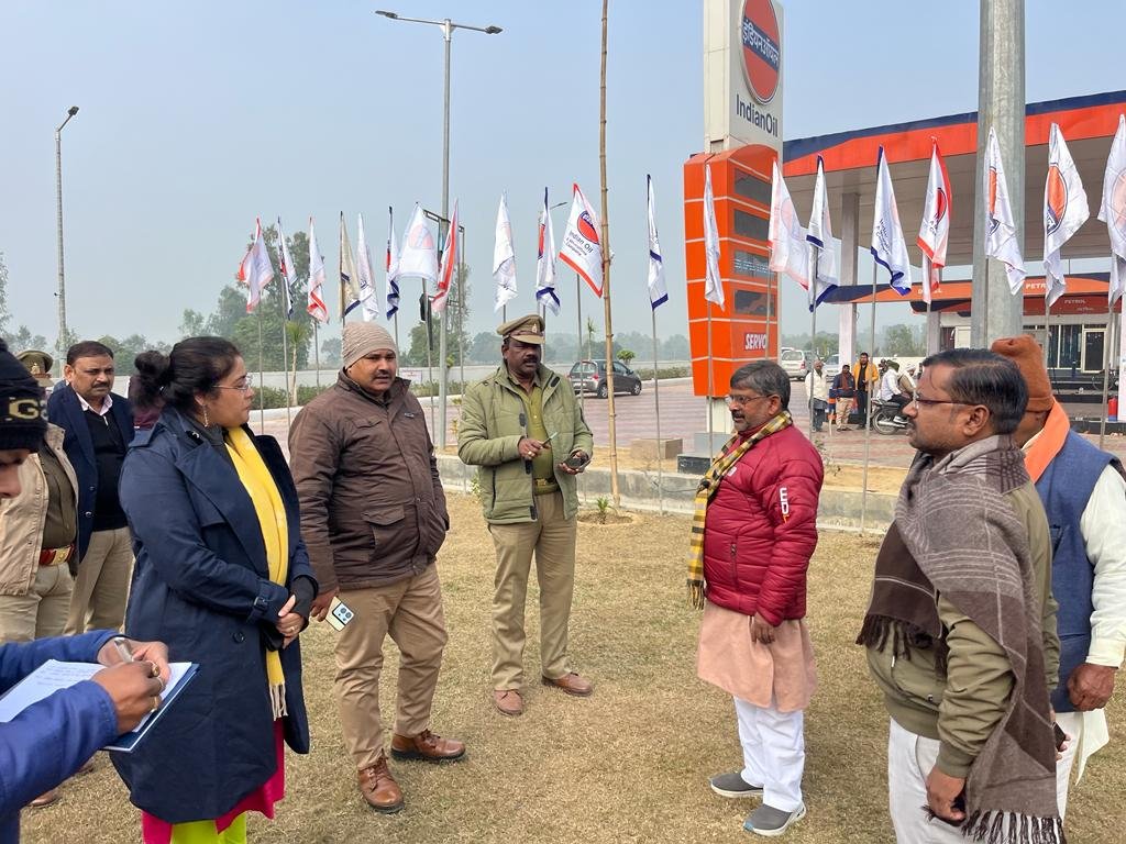 अयोध्या13जनवरी24*विधायक ने अफसरों संग हाइवे पर अतिथियों के स्वागत की तैयारियों को परखा