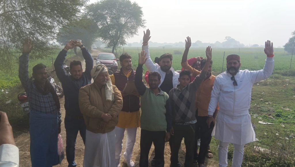 मिर्जापुर13जनवरी24*लोक निर्माण अधिकारी के खिलाफ़ मुखर हुए सत्ताधारी और ग्रामीण* मिर्जापुर13जनवरी24*लोक निर्माण अधिकारी के खिलाफ़ मुखर हुए सत्ताधारी और ग्रामीण*