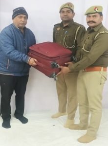 कानपुर नगर16जनवरी24*थाना बादशाहीनाका के बीट पुलिस अधिकारियों ने पेश की मानवता की मिसाल*