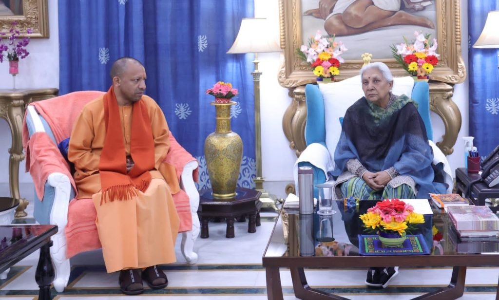 लखनऊ17जनवरी24*सीएम योगी आदित्यनाथ पहुंचे राजभवन* *राज्यपाल आनंदी बेन पटेल से की मुलाकात*