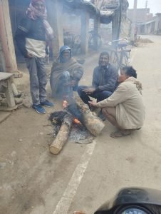 कौशाम्बी17जनवरी24*भीषण ठंड के बढ़ते ही ककोढा ग्राम पंचायत में जलाए गए अलाव*