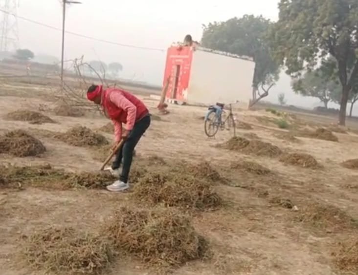 कौशाम्बी20जनवरी24*सैकड़ो वर्ष पुराने मंदिर की साफ सफाई करना भूल गया प्रशासन*